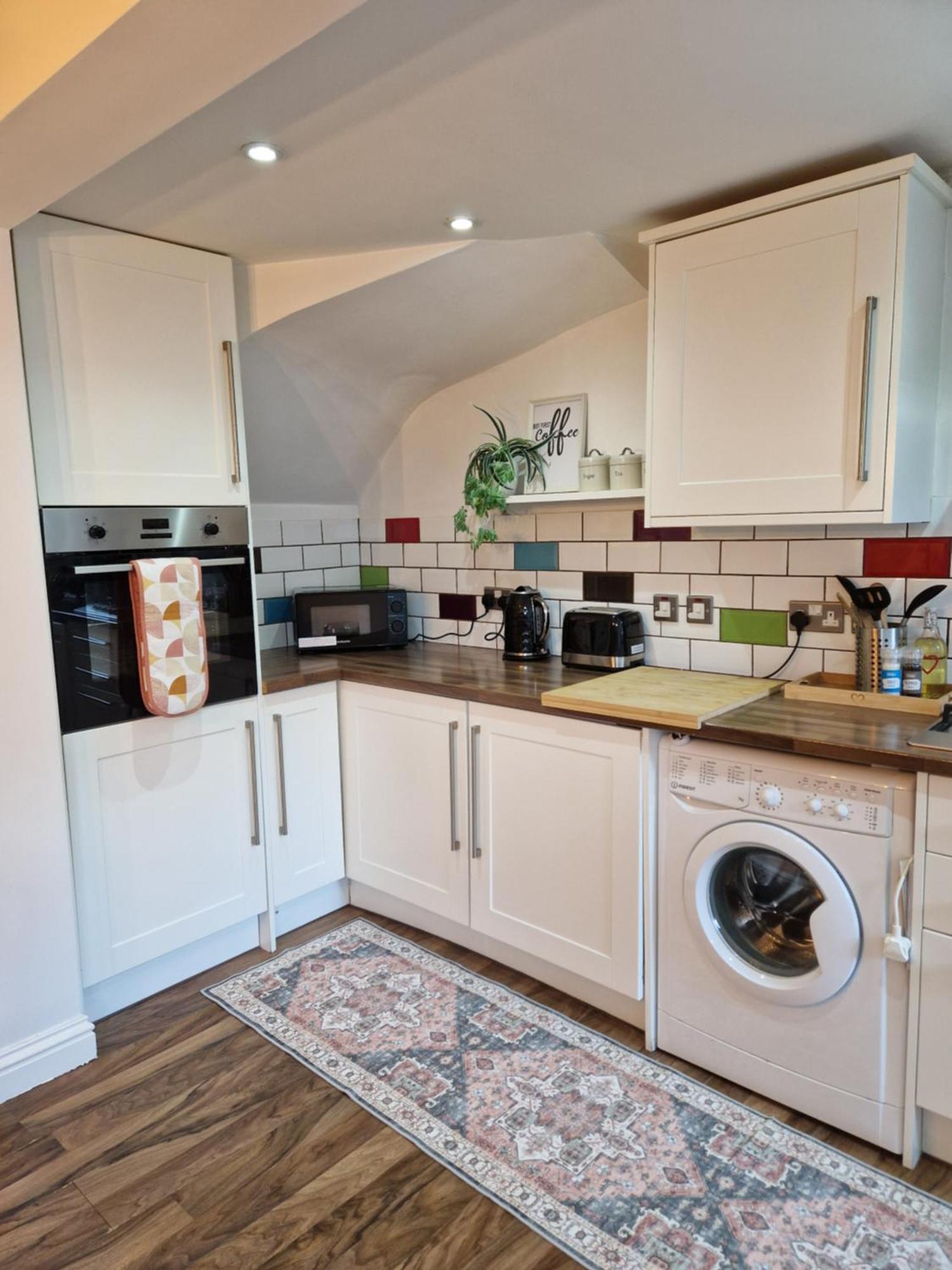 2 Bed 1 Bath Sleeps 4 Entire Near Cbs Arena & M6 - * Coventry