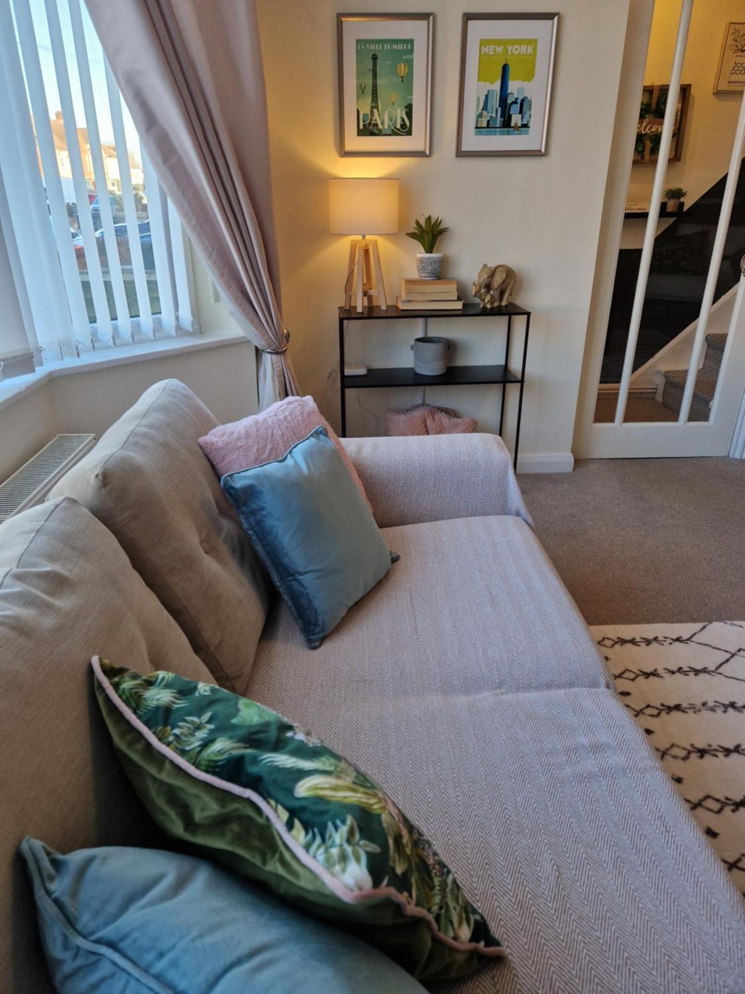 2 Bed 1 Bath Sleeps 4 Entire Near Cbs Arena & M6 - Apartment Coventry