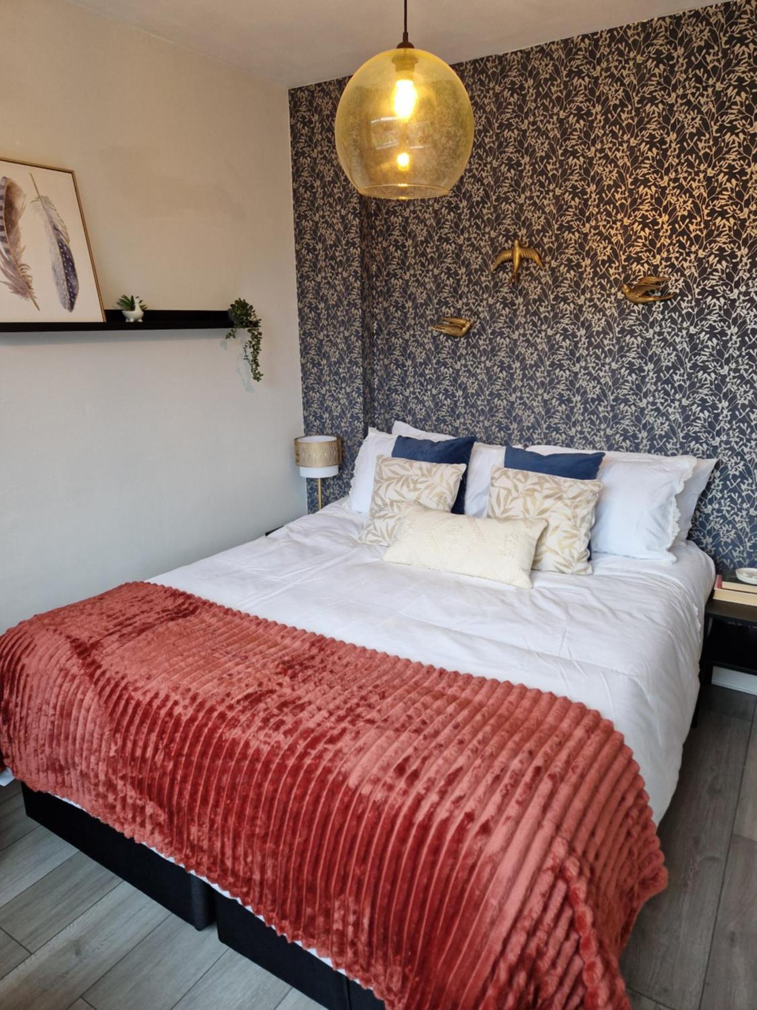 2 Bed 1 Bath Sleeps 4 Entire Near Cbs Arena & M6 - Coventry